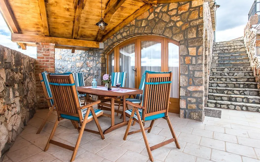 Villa Cima Vrbnik 0*,