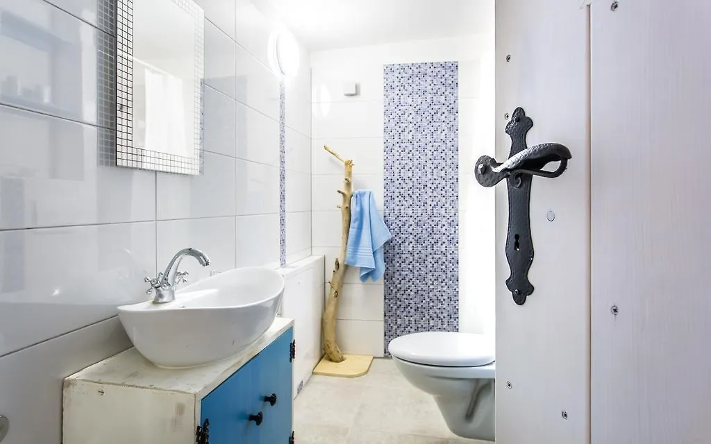 Villa Cima Vrbnik 0*,