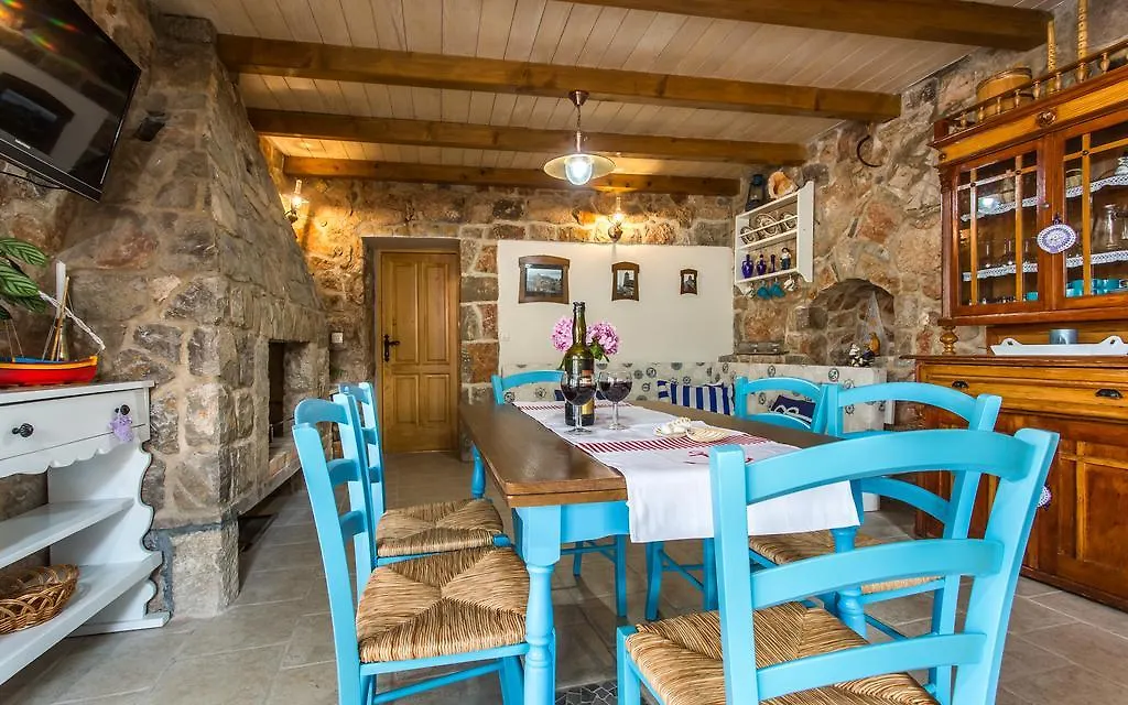 Villa Cima Vrbnik 0*,
